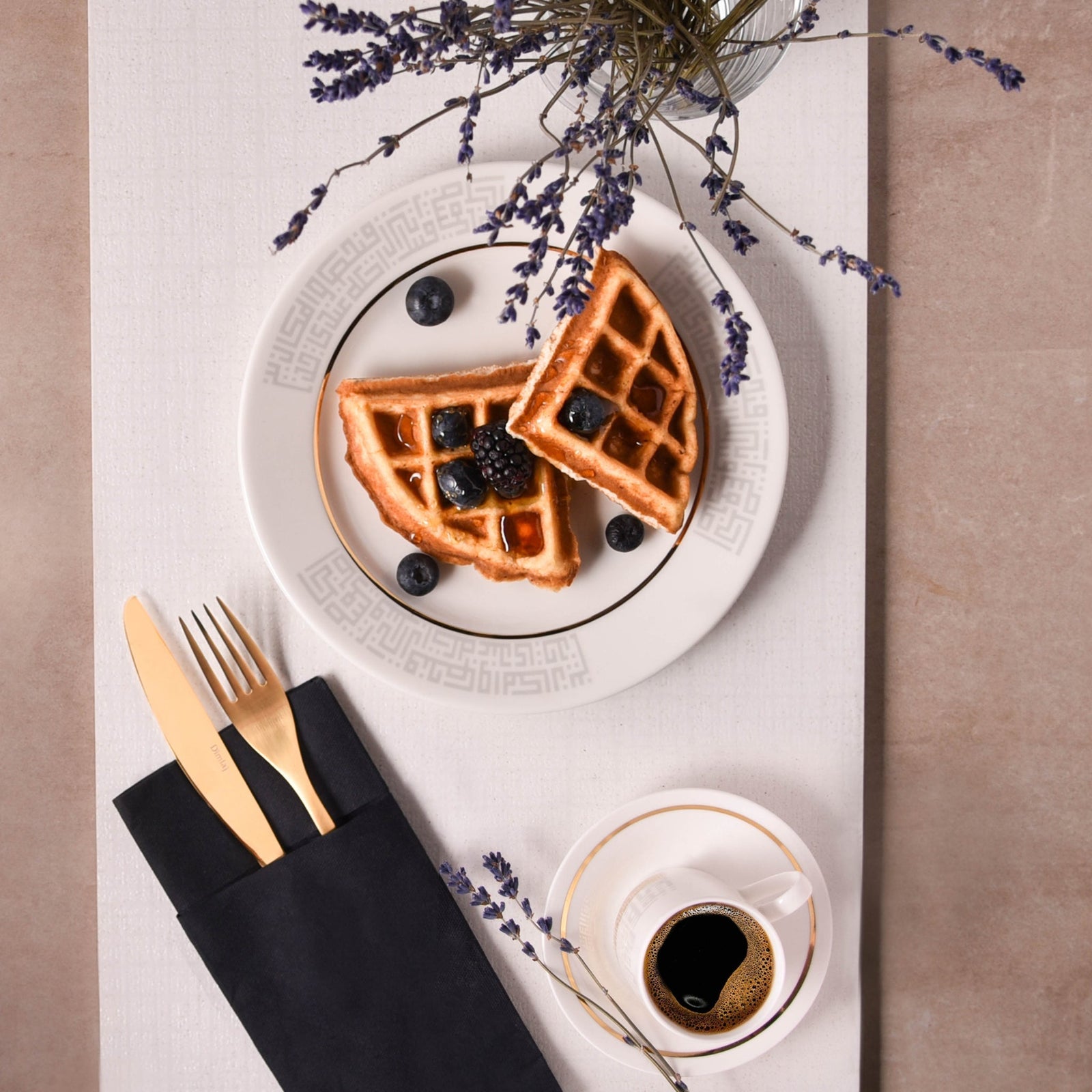 Dimlaj Abraj Set of 6 Pcs Plates (Gold) - Premium Porcelain Plates from Abraj By Dimlaj - Just $330! 